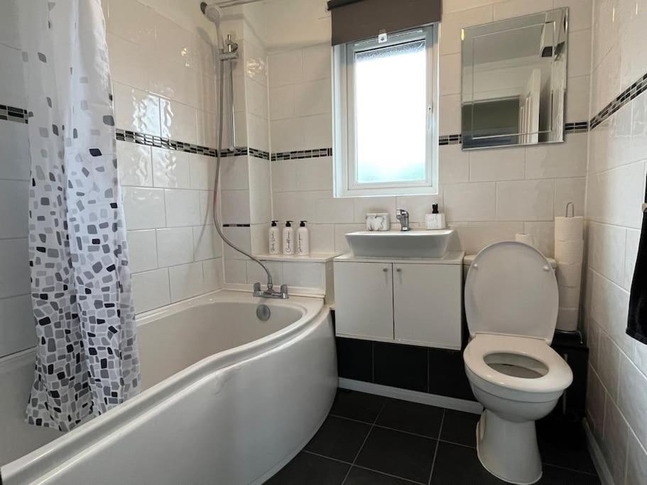 Spacious Home Near Glasgow Green المظهر الخارجي الصورة
